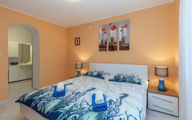 Stunning Home in Jadranovo With 5 Bedrooms, Jacuzzi and Wifi