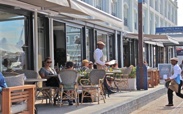 Отель The Victoria & Alfred