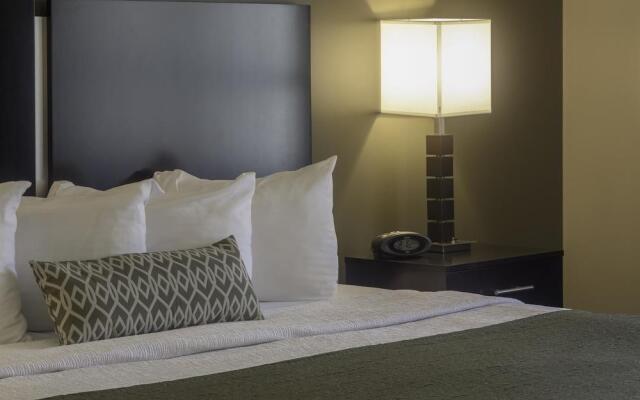 Best Western Plus University Inn Steubenville - CLOSED