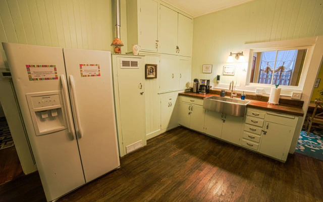 House in the Pines Hostel