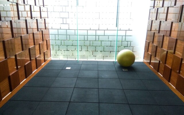 Luxurious Studio Lexington Apartment