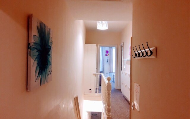 The Hazel Oak Apartment