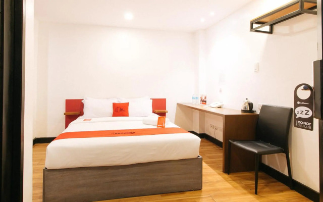 RedDoorz Plus Near Bamboo Organ Las Piñas