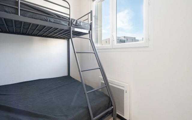 Villa in Valras-plage Near Sand Beach