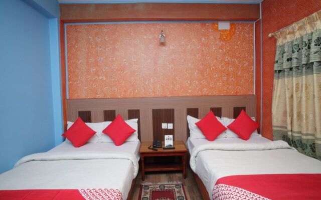 OYO 618 Hotel Middle Point