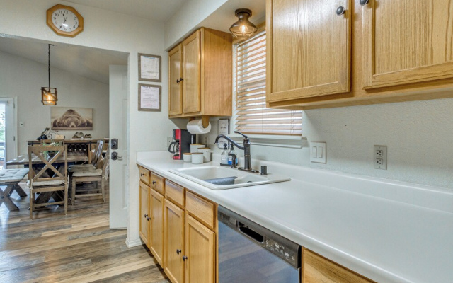 'winnie's Cabin' Ruidoso Retreat: Deck + Mtn Views