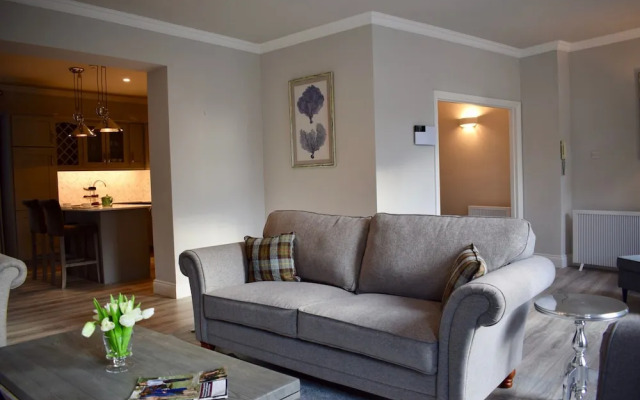 Modern 3 Bedroom Penthouse in Templebar