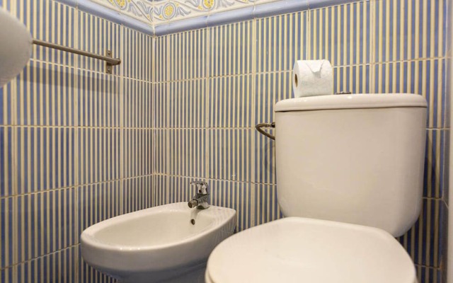 Cozy Apartment for 4 near Sol