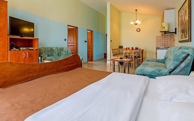 Apartment Delfin Karlobag 13234