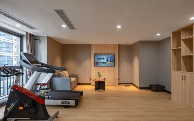 Park Inn by Radisson Chongqing Yuelai International
