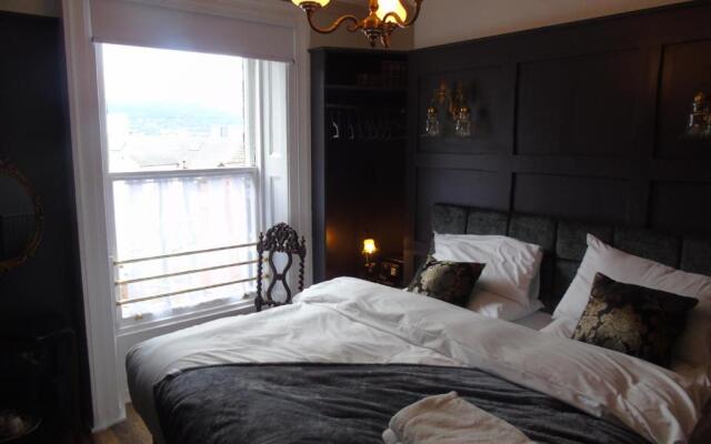 The Warren Belfast - Unique Accommodation