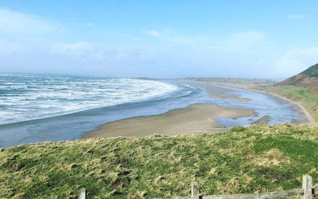 Just Stay Wales - Waterfront Townhouse