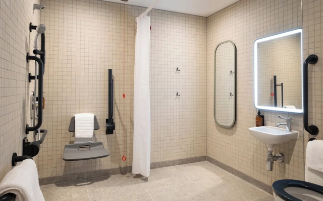 voco Zeal Exeter Science Park by IHG