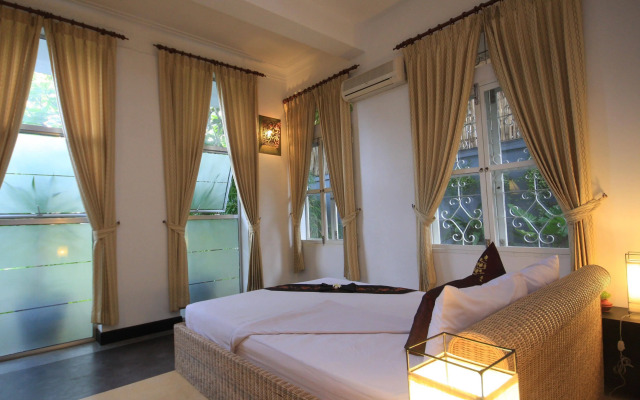 Frangipani Villa-90s Hotel
