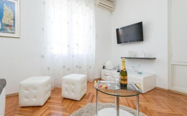 Apartment Mladen