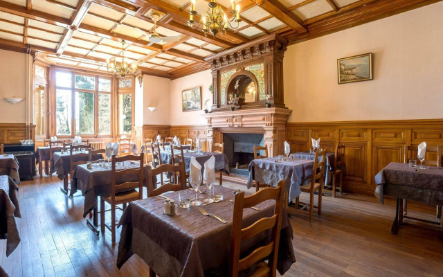 Domaine des Cèdres : Logis Hôtel, Résidence, Gîtes et Insolites