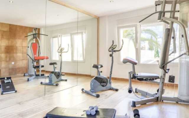 Villa - 5 Bedrooms with Pool - 106414