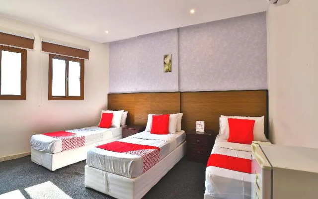 OYO 385 Qamar Residential Units