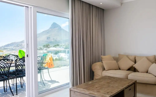 Elegant Apartment w Ocean Views Quenera Apartment