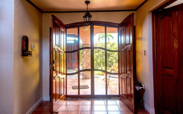 "Modern 2br Casa Calmarse W Mountain View"