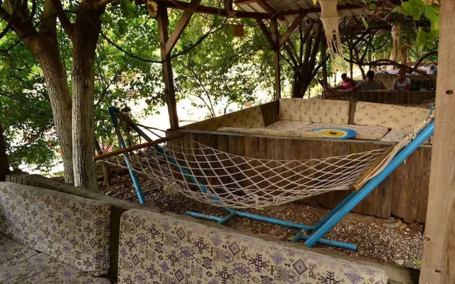 Yakamoz Pansiyon