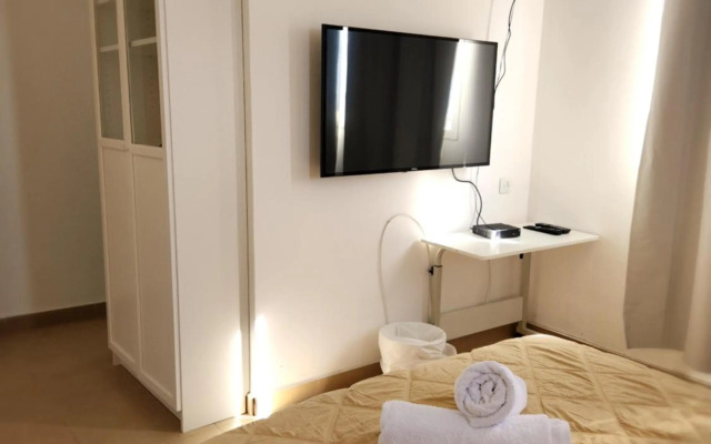 לוויס פלייס 5/2