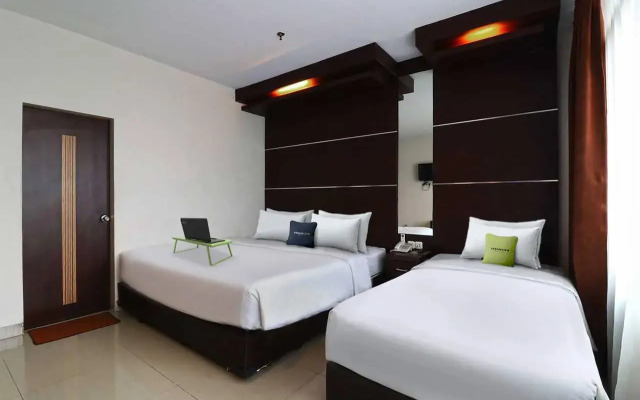Urbanview Hotel Bumi Malaya