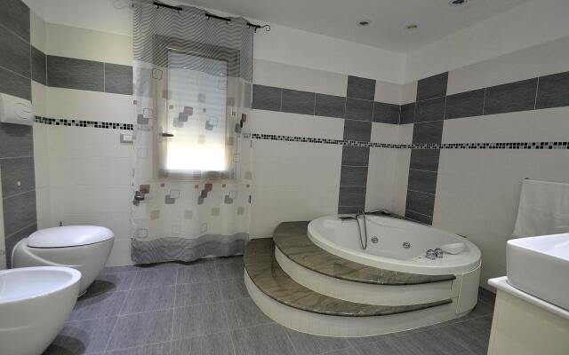 Al062 Villa Bianca 10 Posti con Piscina Privata e