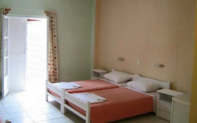 Dimis Studios and Apartments