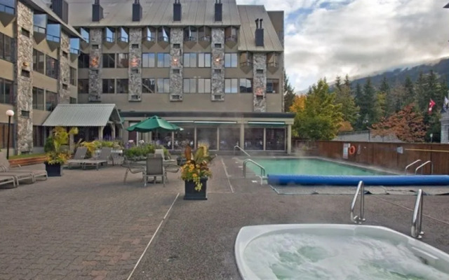 Mountain Side Hotel Whistler by Executive