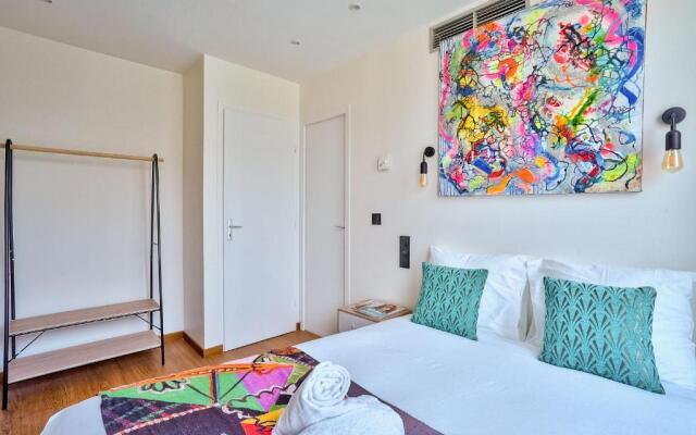 129 - Urban Art Love Champs-Elysées