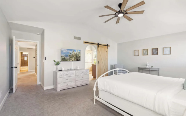Red Mountain Retreat 5 BDR w/ Heated Pool!