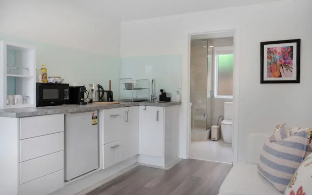 Coastal Living Retreat close to Beaches