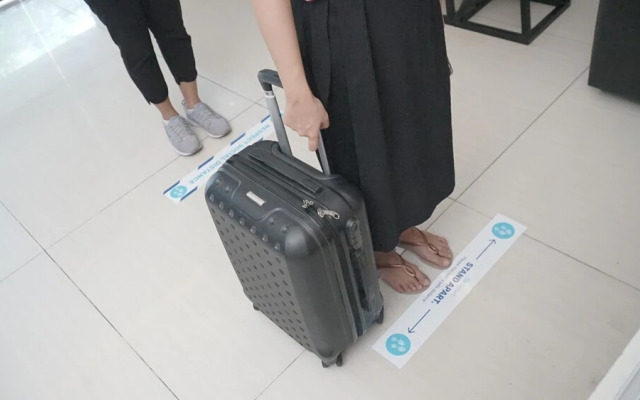 RedDoorz Plus near Gandaria City Mall 2