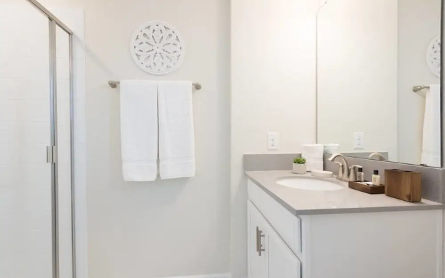 Modern and Spacious 5 bed Home Resort