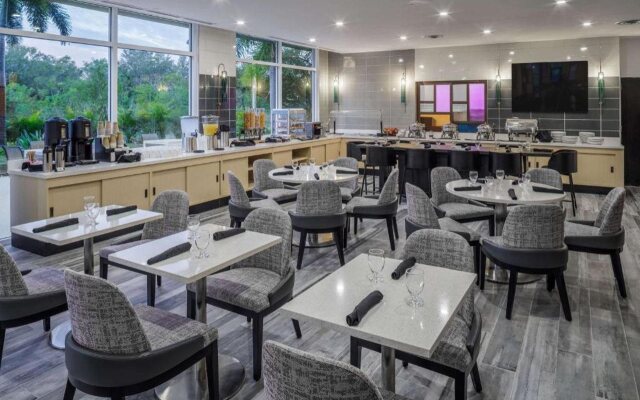 DoubleTree by Hilton Sarasota Bradenton Airport