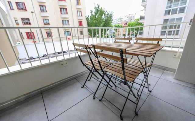 Le Romain -1-bedroom with private garage