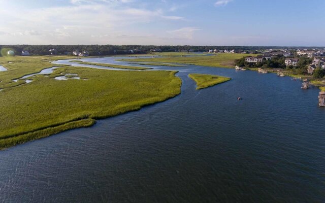 The Boat - 8 Br Home