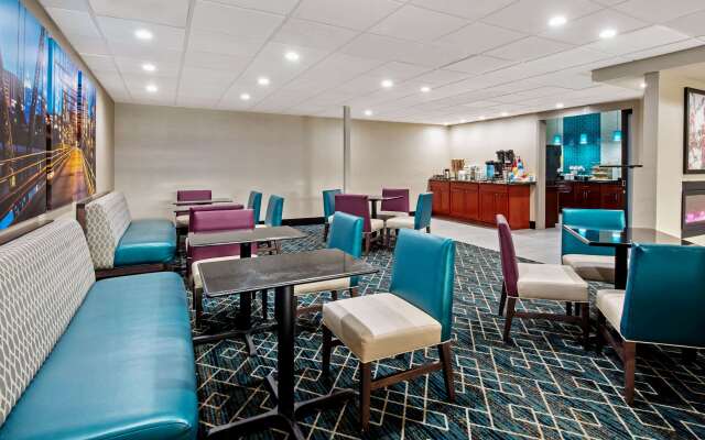 La Quinta Inn & Suites by Wyndham New Cumberland-Harrisburg