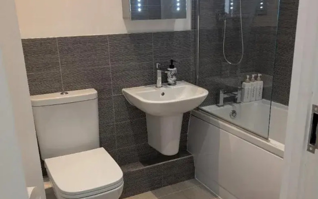 Rugby - Apartment - Sleeps 4 - Parking