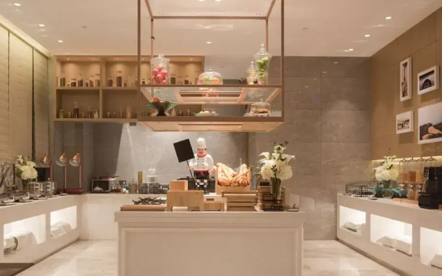 Ramada by Wyndham Zhumadian West Station