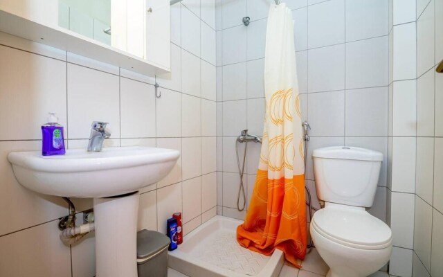 Cozy 'koukou' Discrete Apartment in Orestiada