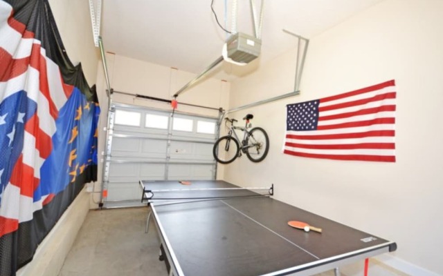 Reunion Retreat 3 Bedroom Home by RedAwning