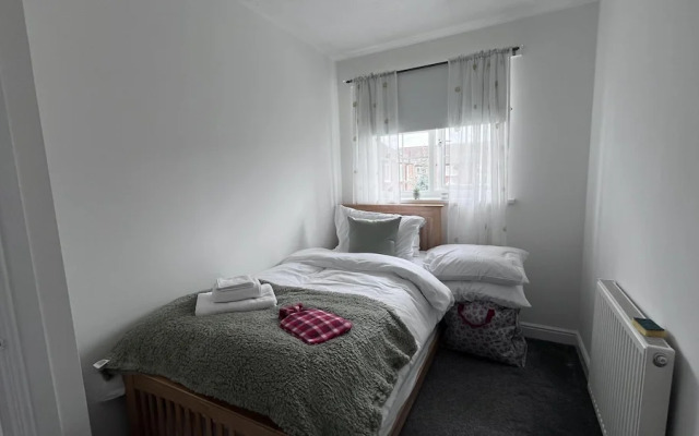 Stockton-on-tees - 2 Beds - Pet Friendly - Parking