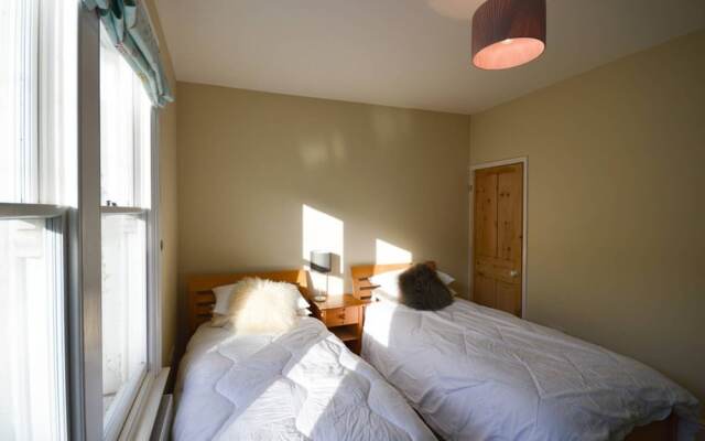 Bright & Homely 2 Bed House In Bedminster