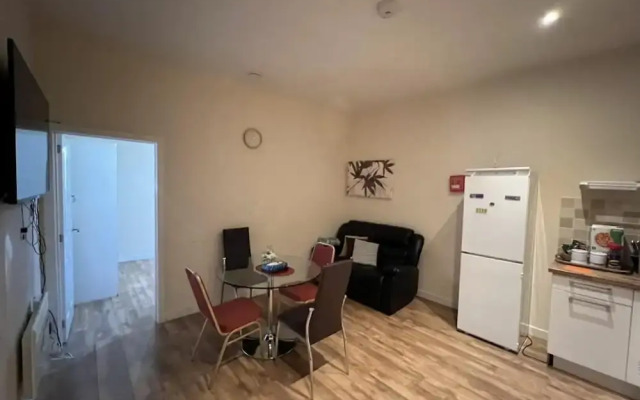 Lovely Twin 2-flats Condo In Aberdeen-no Party