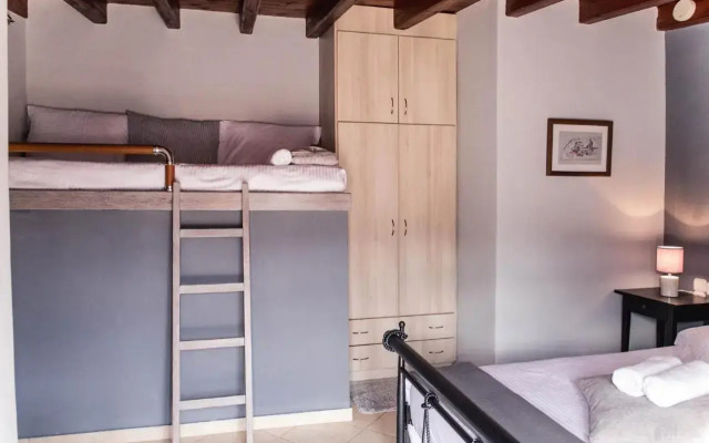 Forest View Apartment