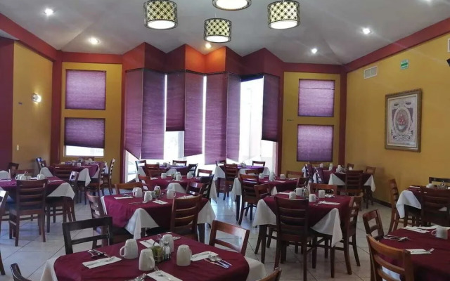 Hotel El Cason and Suites