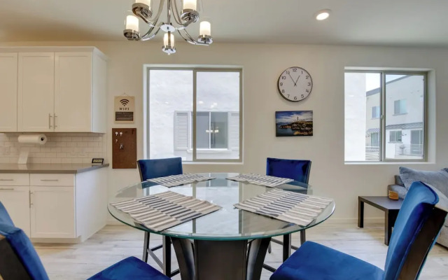 Community Perks: Executive Chandler Townhome