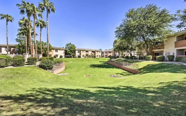 Quiet Phoenix Condo Near Westgate & Hiking Areas